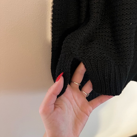 Forever 21 Women’s Cold Shoulder Sweater, Black, Size Small - Picture 3 of 8